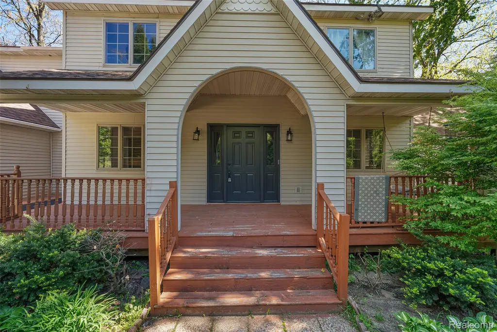 2475 S Ortonville Road Brandon Charter Township MI 48462