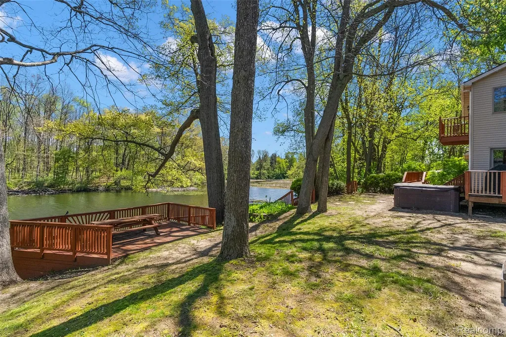 2475 S Ortonville Road Brandon Charter Township MI 48462
