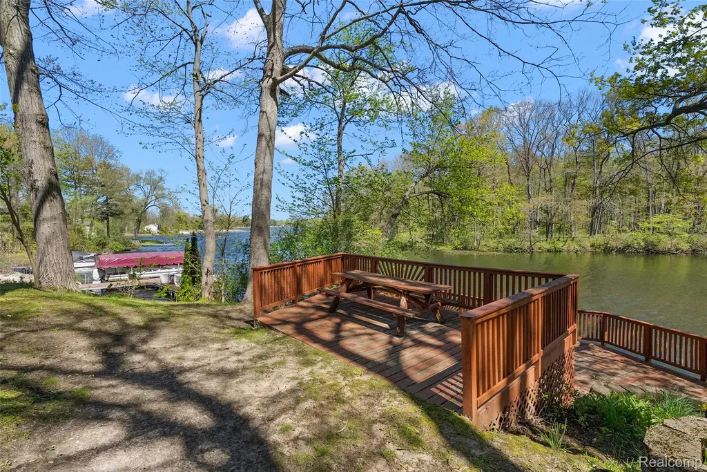 2475 S Ortonville Road Brandon Charter Township MI 48462