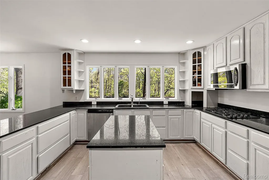 2475 S Ortonville Road Brandon Charter Township MI 48462
