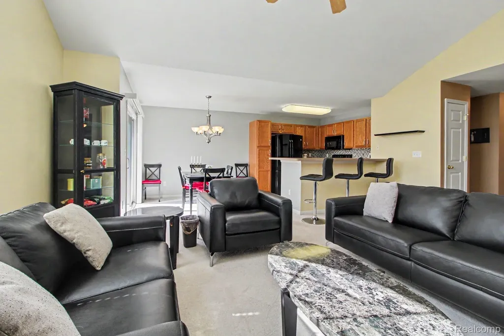 24211 Chesapeake Circle Commerce Charter Township MI 48390