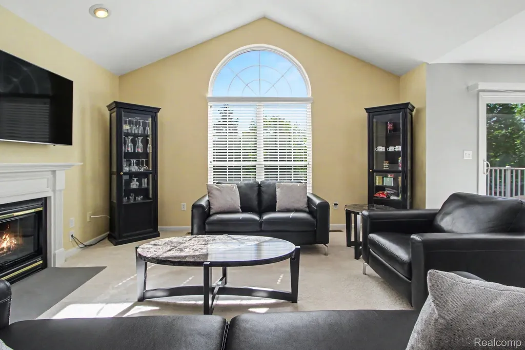 24211 Chesapeake Circle Commerce Charter Township MI 48390