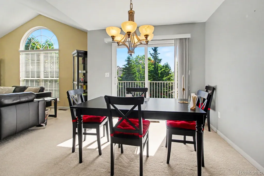 24211 Chesapeake Circle Commerce Charter Township MI 48390