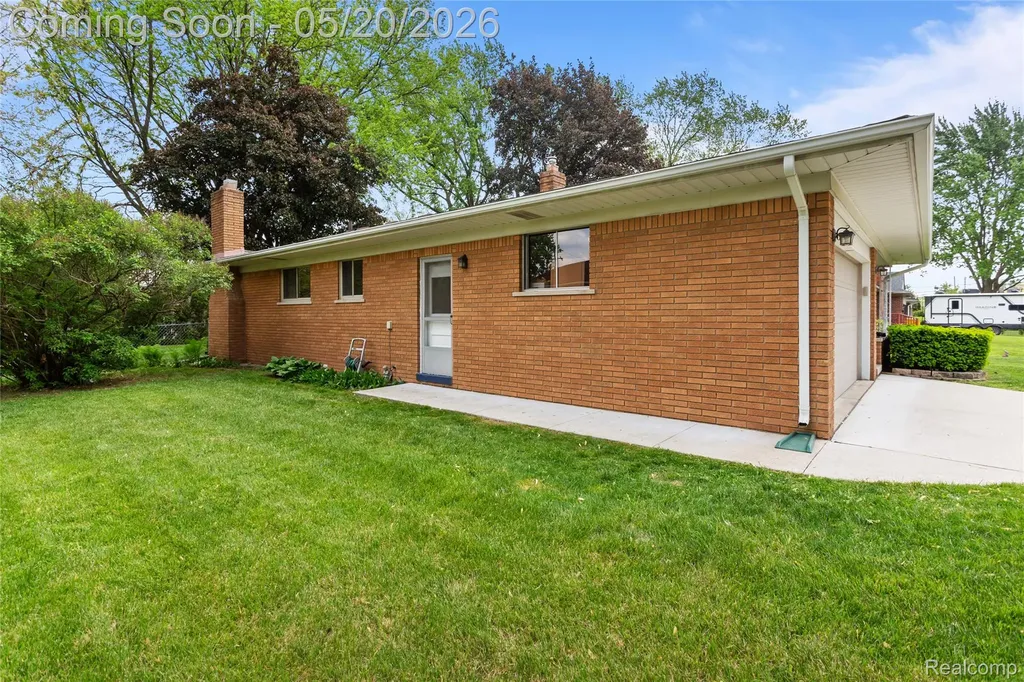45078 Vanker Avenue Utica City MI 48317