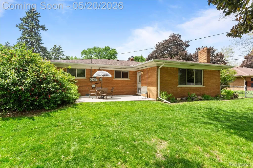 45078 Vanker Avenue Utica City MI 48317