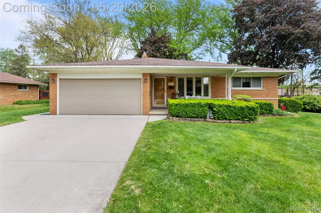 45078 Vanker Avenue Utica City MI 48317