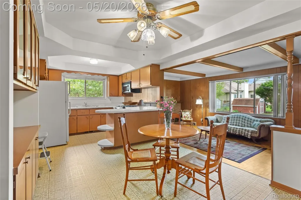 45078 Vanker Avenue Utica City MI 48317