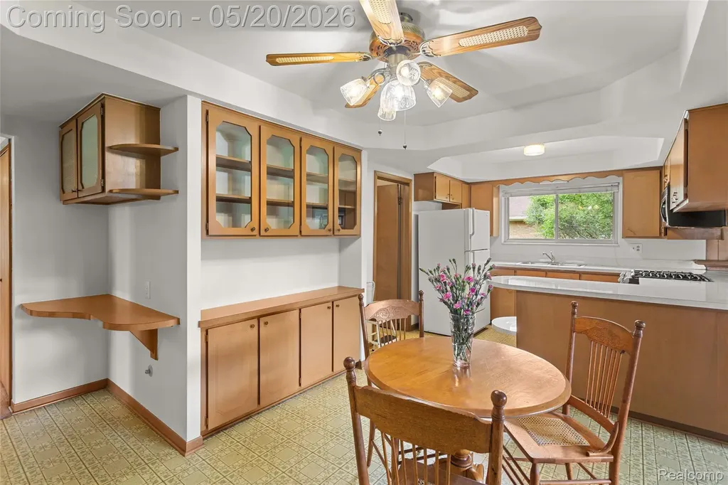 45078 Vanker Avenue Utica City MI 48317