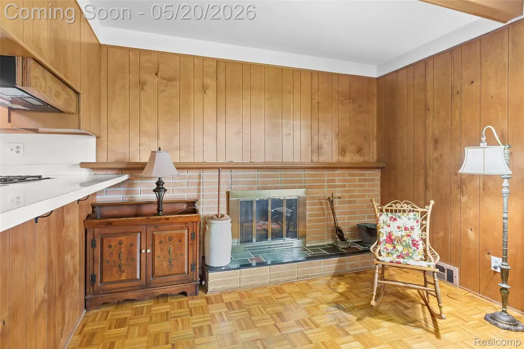 45078 Vanker Avenue Utica City MI 48317
