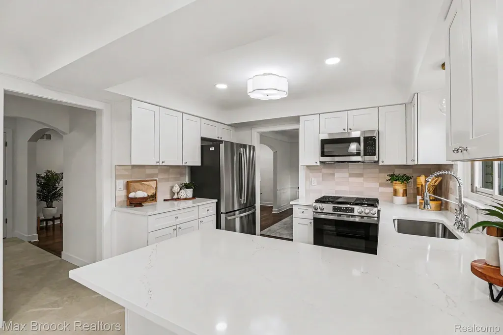 2808 Donegal Drive Troy City MI 48098