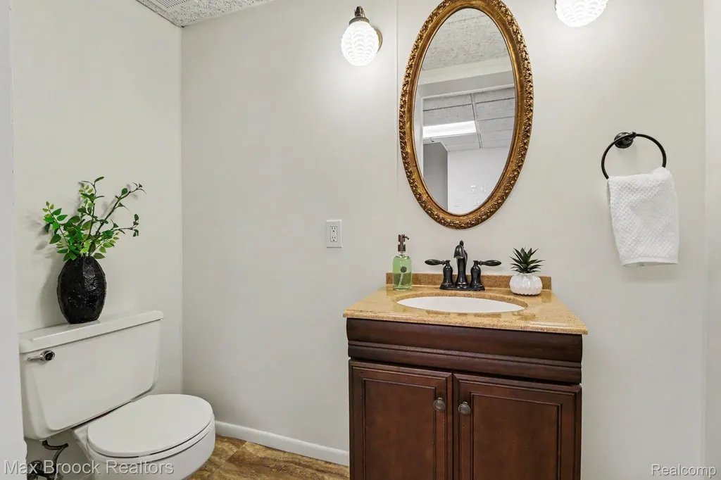 2808 Donegal Drive Troy City MI 48098