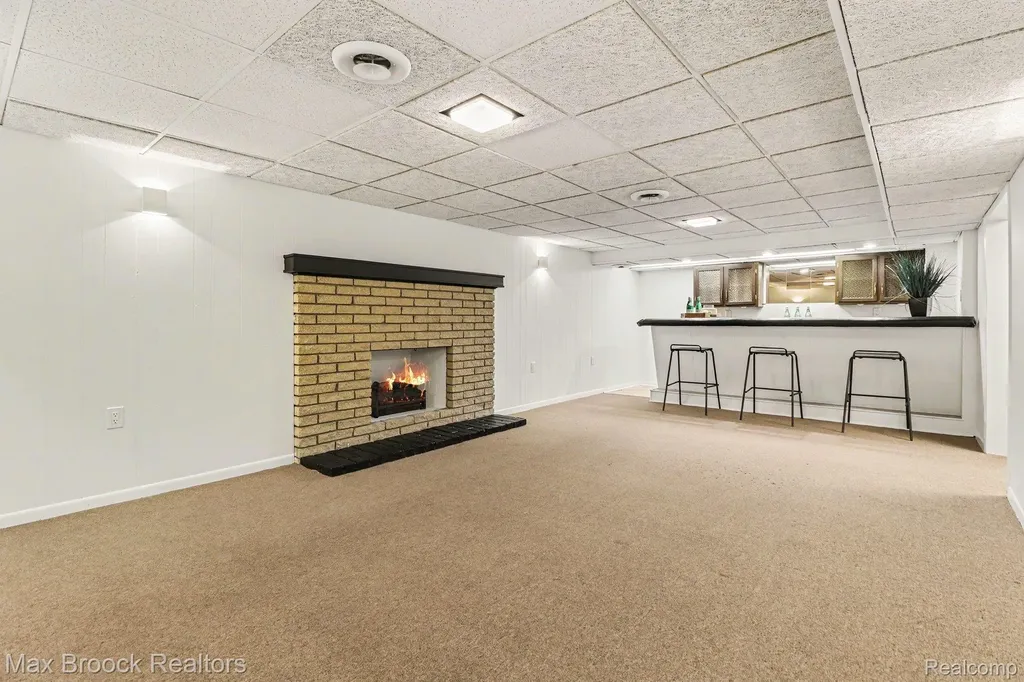 2808 Donegal Drive Troy City MI 48098