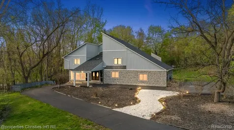 1830 Lone Pine Road Bloomfield Hills City MI 48302