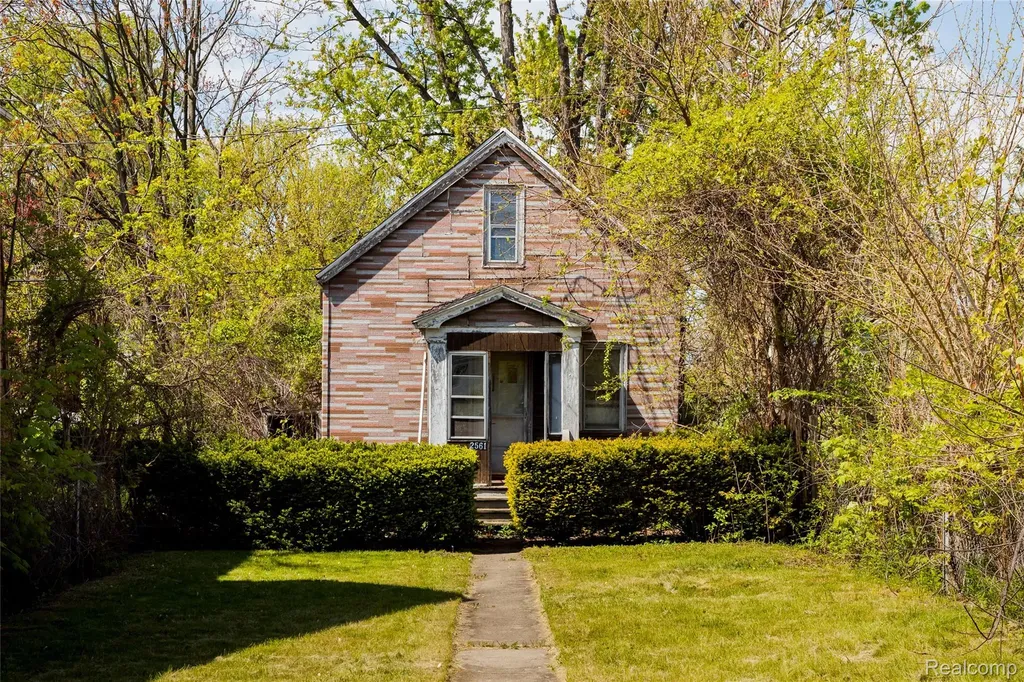 2561 Beals Street Detroit City MI 48214