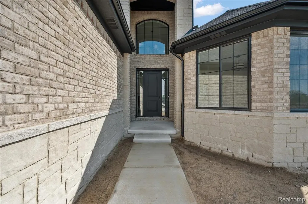 24462 Sawgrass Drive Macomb Township MI 48042
