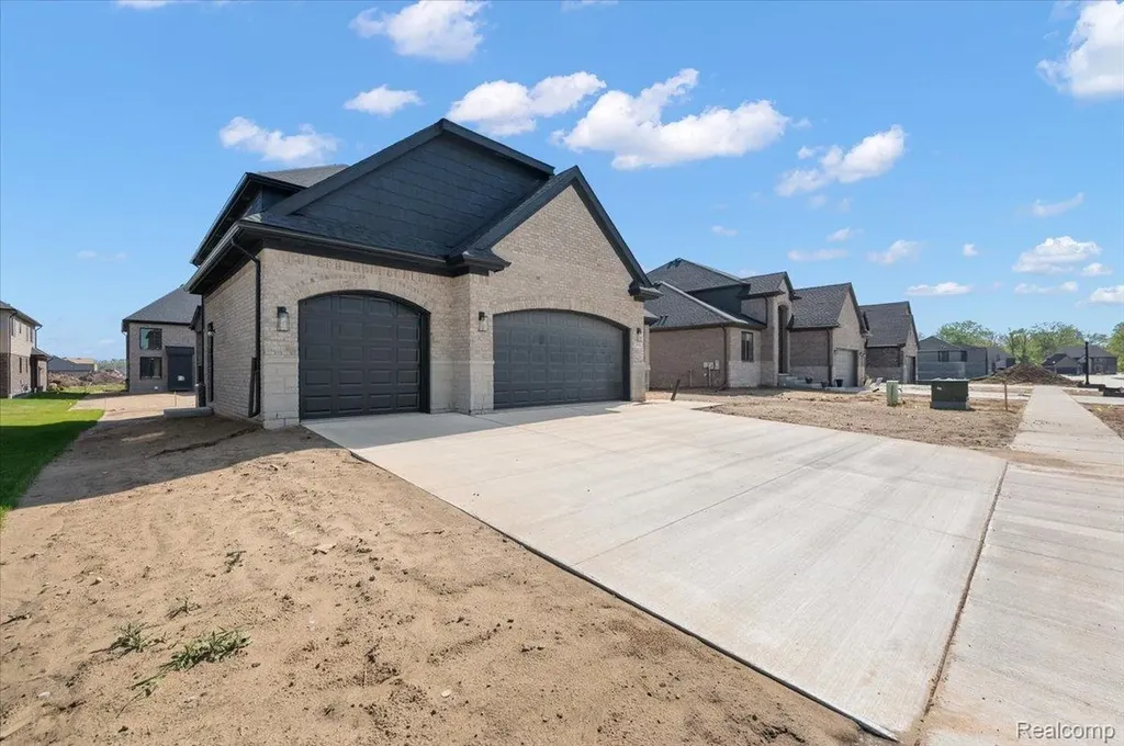 24462 Sawgrass Drive Macomb Township MI 48042
