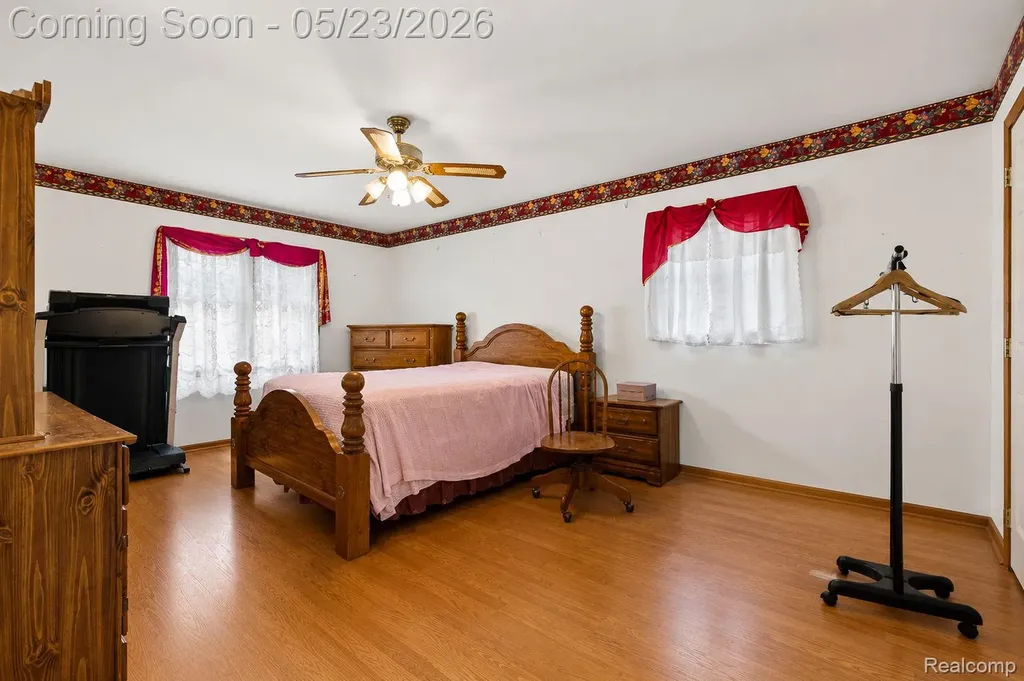 19767 Liverpool Avenue Livonia City MI 48152