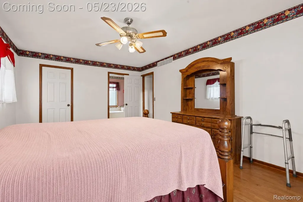 19767 Liverpool Avenue Livonia City MI 48152