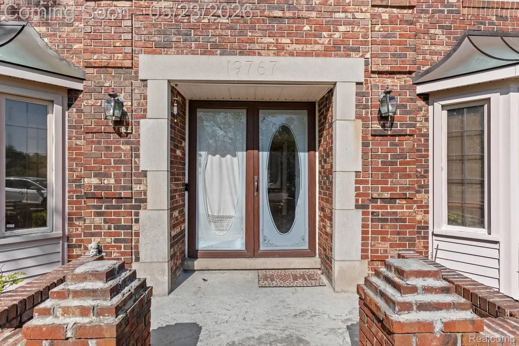 19767 Liverpool Avenue Livonia City MI 48152
