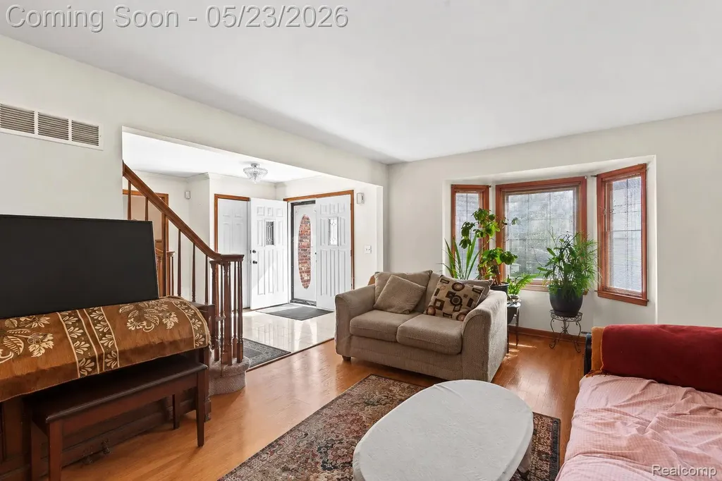 19767 Liverpool Avenue Livonia City MI 48152