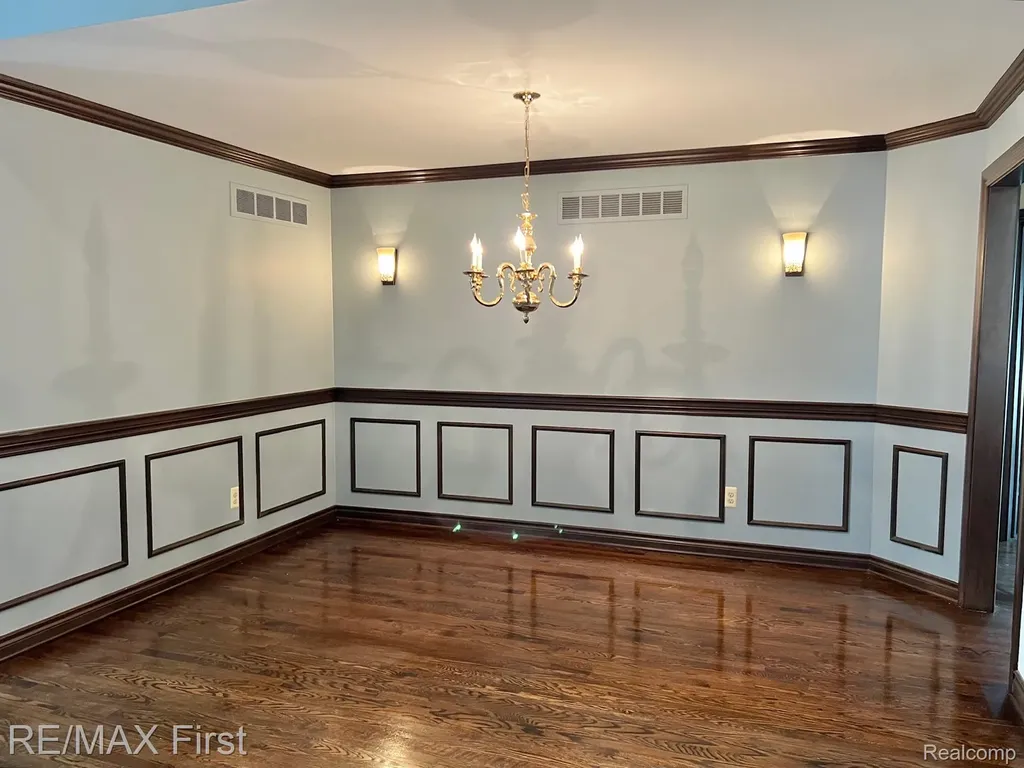 2483 Hickory Glen Drive Bloomfield Hills City MI 48304