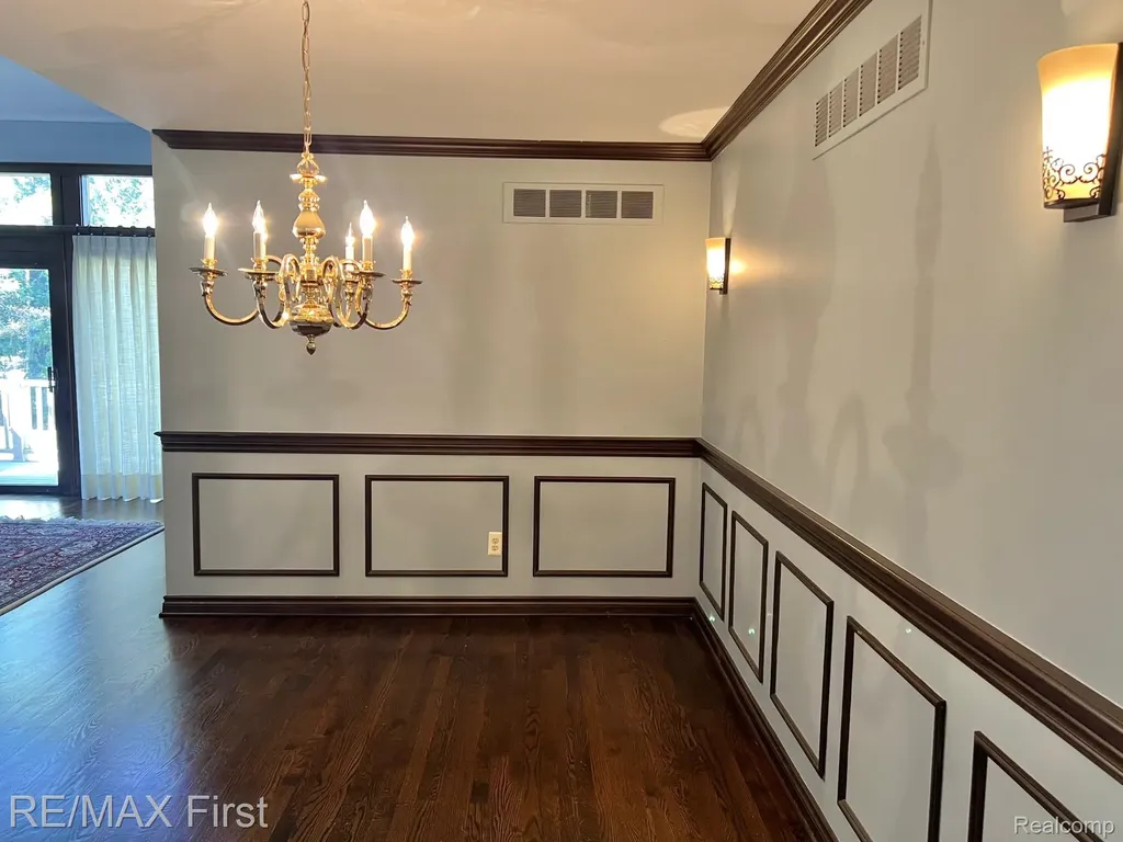 2483 Hickory Glen Drive Bloomfield Hills City MI 48304