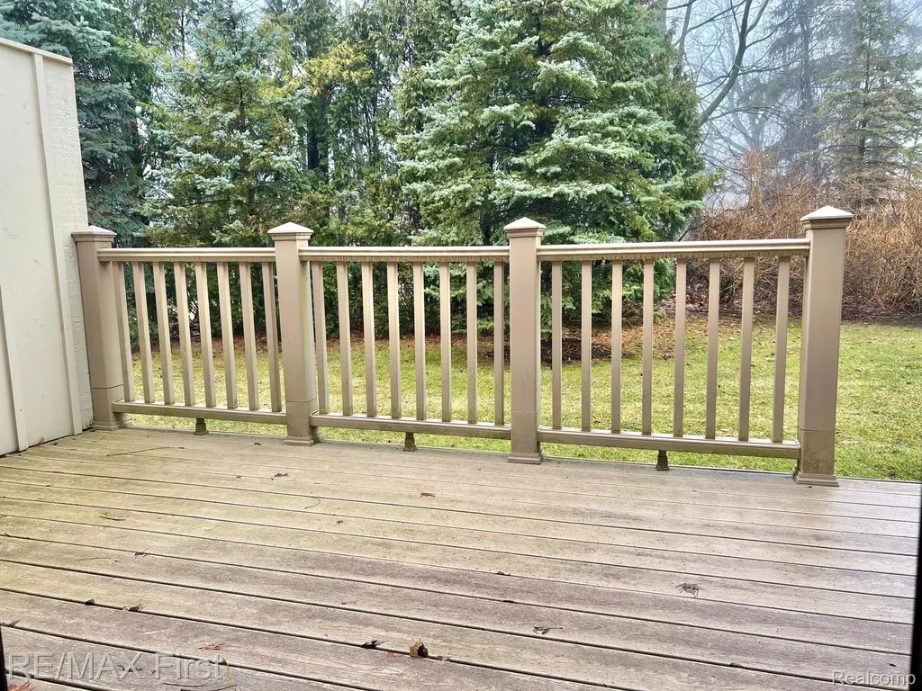2483 Hickory Glen Drive Bloomfield Hills City MI 48304