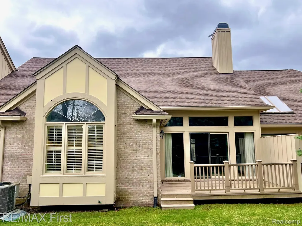 2483 Hickory Glen Drive Bloomfield Hills City MI 48304