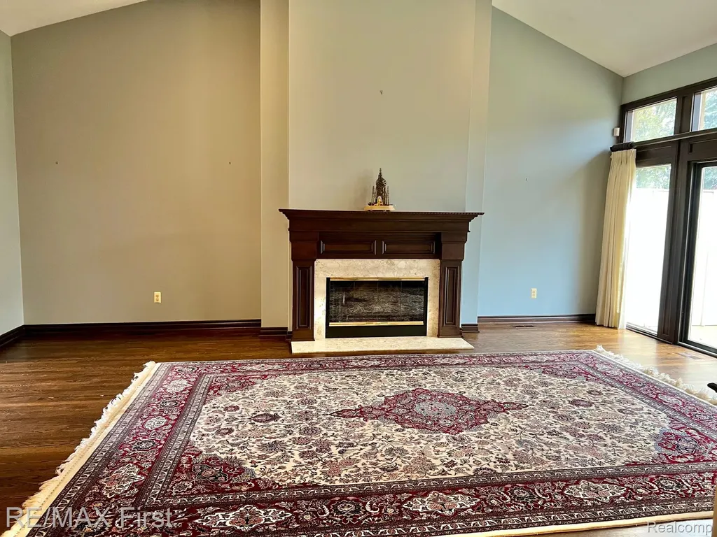 2483 Hickory Glen Drive Bloomfield Hills City MI 48304