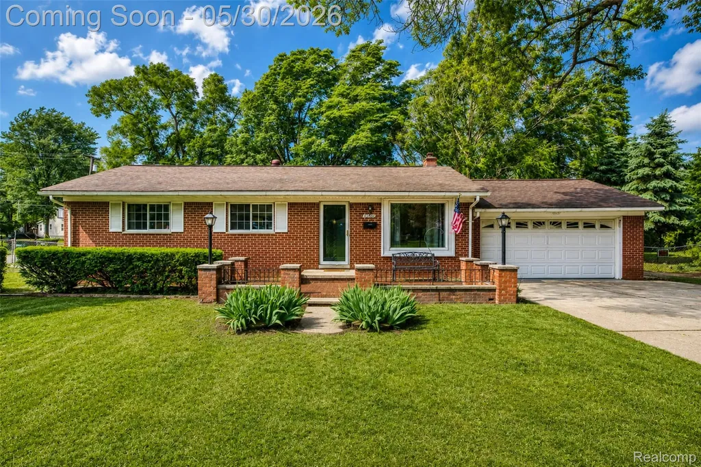 36900 Ferndale Street Romulus City MI 48174