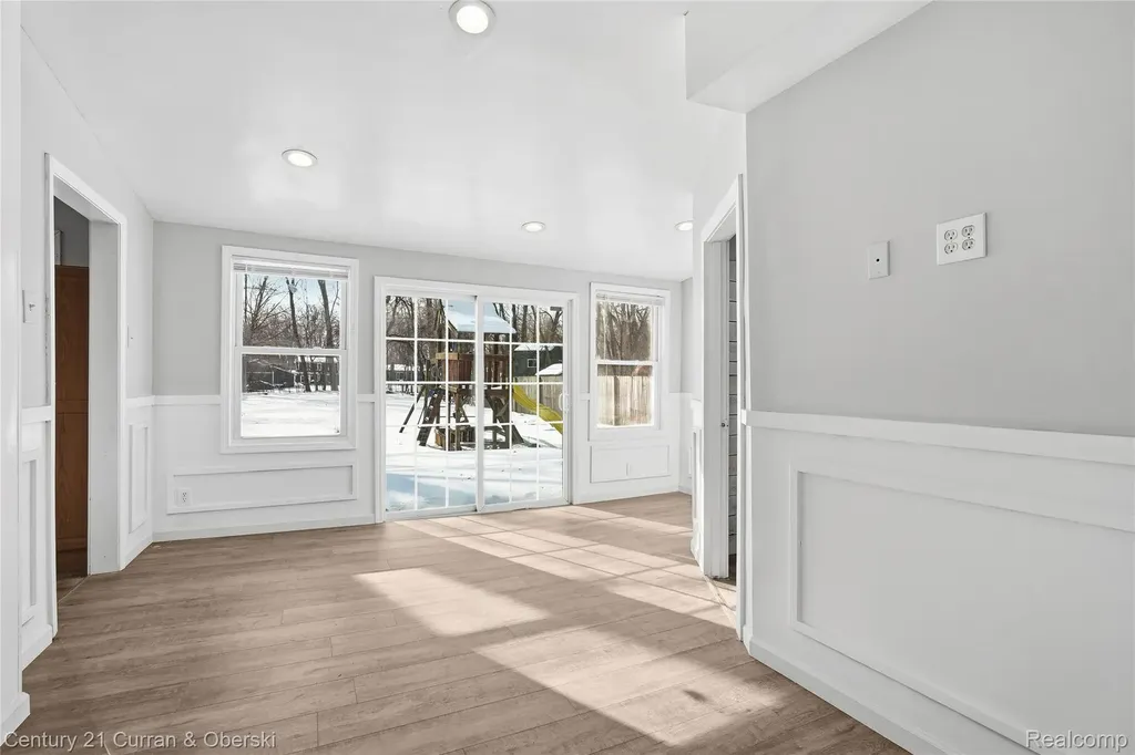 33805 Orangelawn Street Livonia City MI 48150