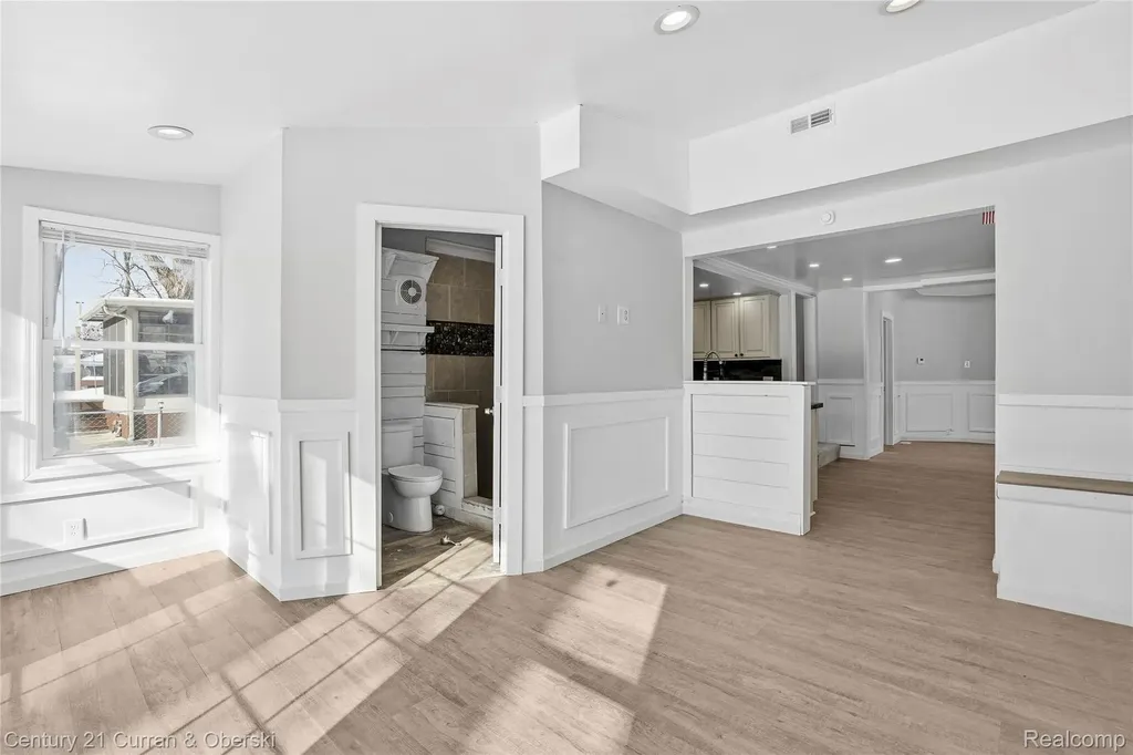 33805 Orangelawn Street Livonia City MI 48150