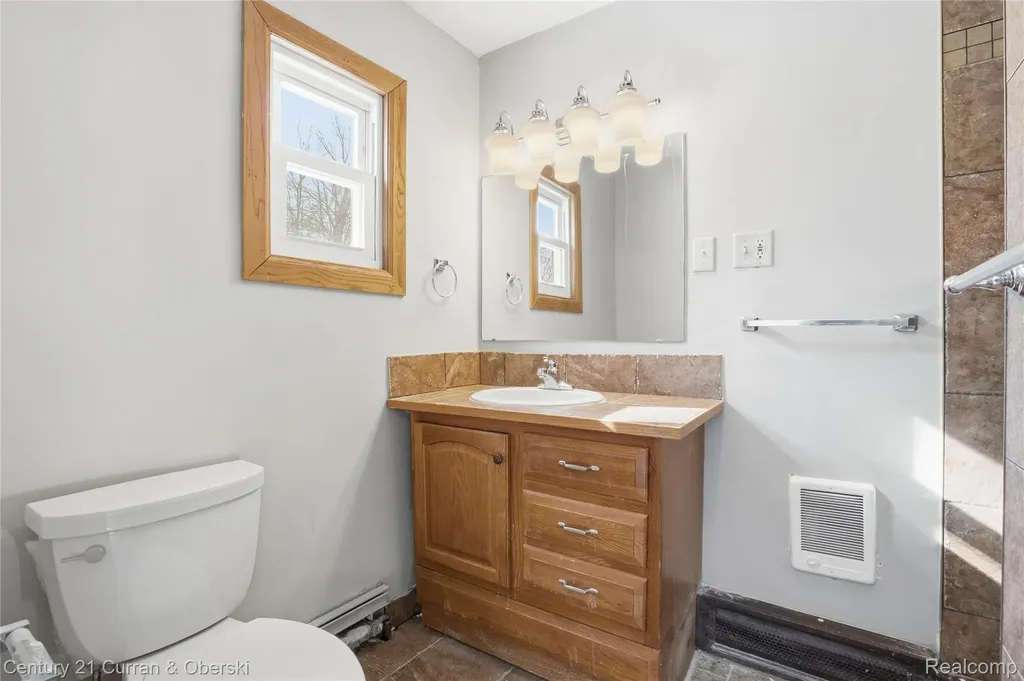 33805 Orangelawn Street Livonia City MI 48150