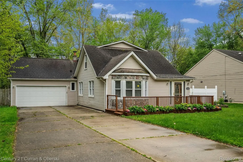 33805 Orangelawn Street Livonia City MI 48150