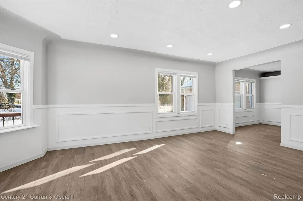 33805 Orangelawn Street Livonia City MI 48150