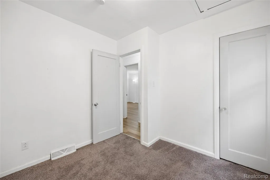 2036 Ford Boulevard Lincoln Park City MI 48146