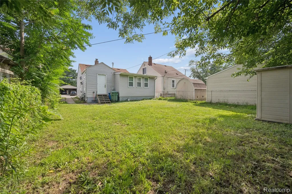 2036 Ford Boulevard Lincoln Park City MI 48146