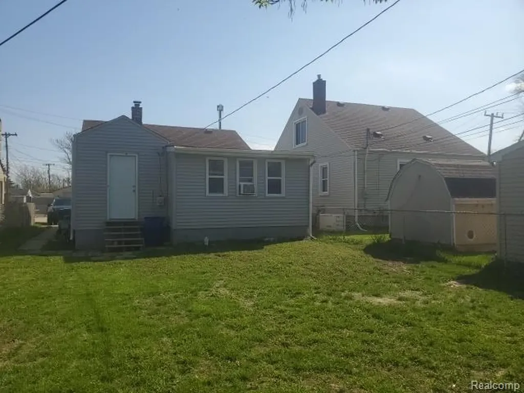 2036 Ford Boulevard Lincoln Park City MI 48146