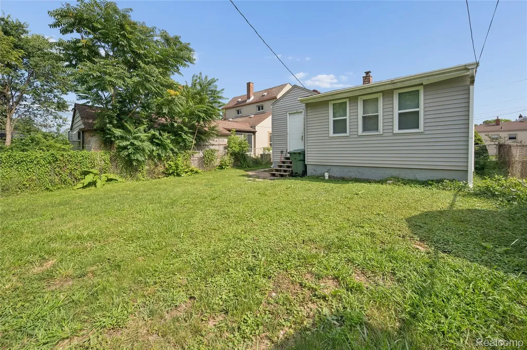 2036 Ford Boulevard Lincoln Park City MI 48146