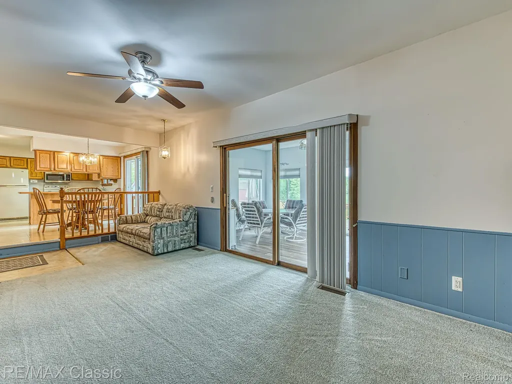 11789 Julia Drive Green Oak Township MI 48189