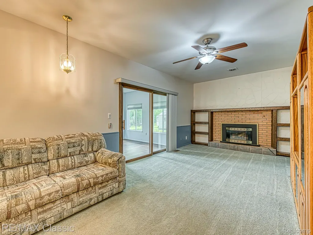 11789 Julia Drive Green Oak Township MI 48189