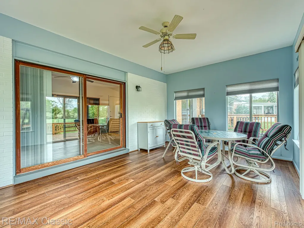 11789 Julia Drive Green Oak Township MI 48189