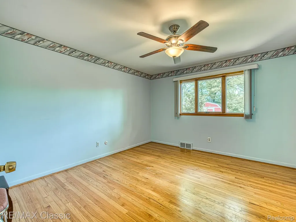 11789 Julia Drive Green Oak Township MI 48189