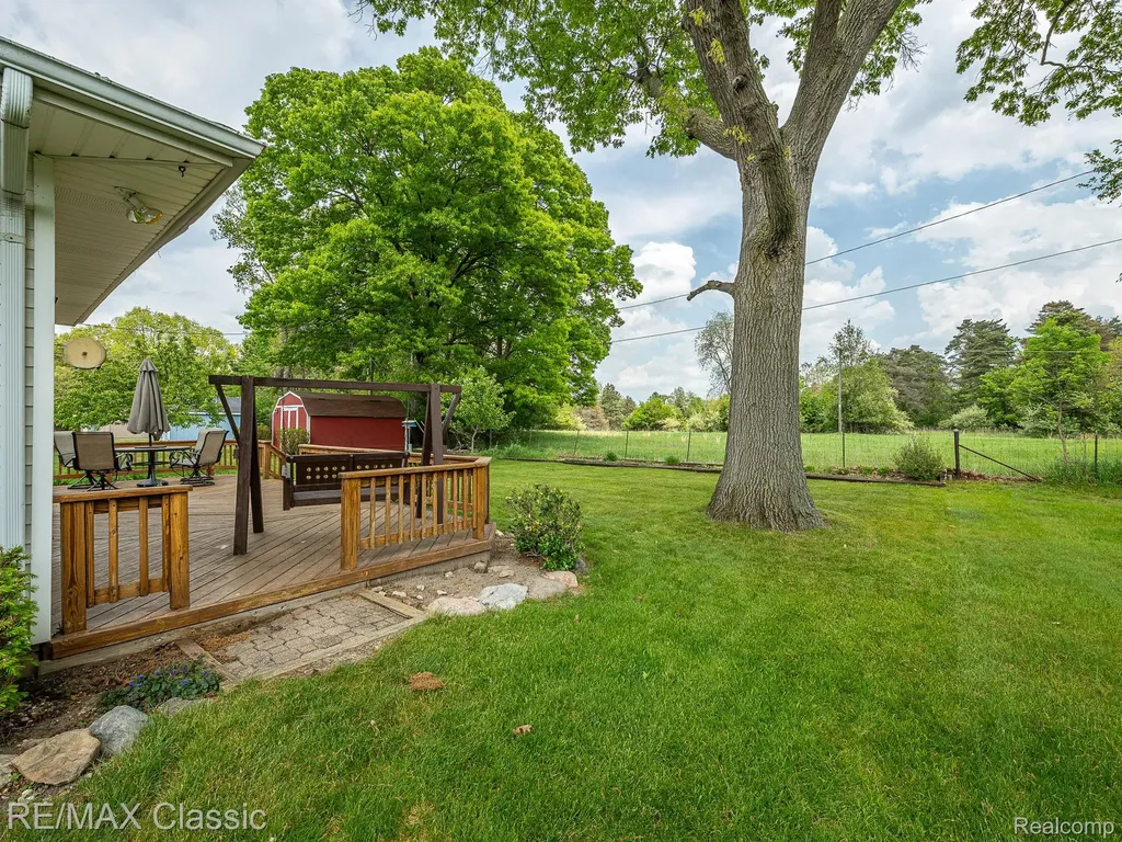 11789 Julia Drive Green Oak Township MI 48189