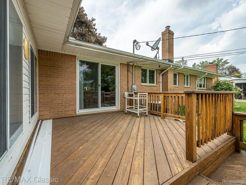 11789 Julia Drive Green Oak Township MI 48189