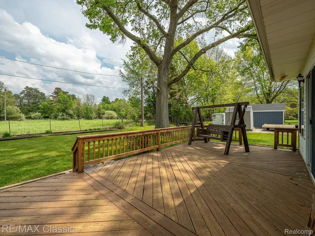 11789 Julia Drive Green Oak Township MI 48189