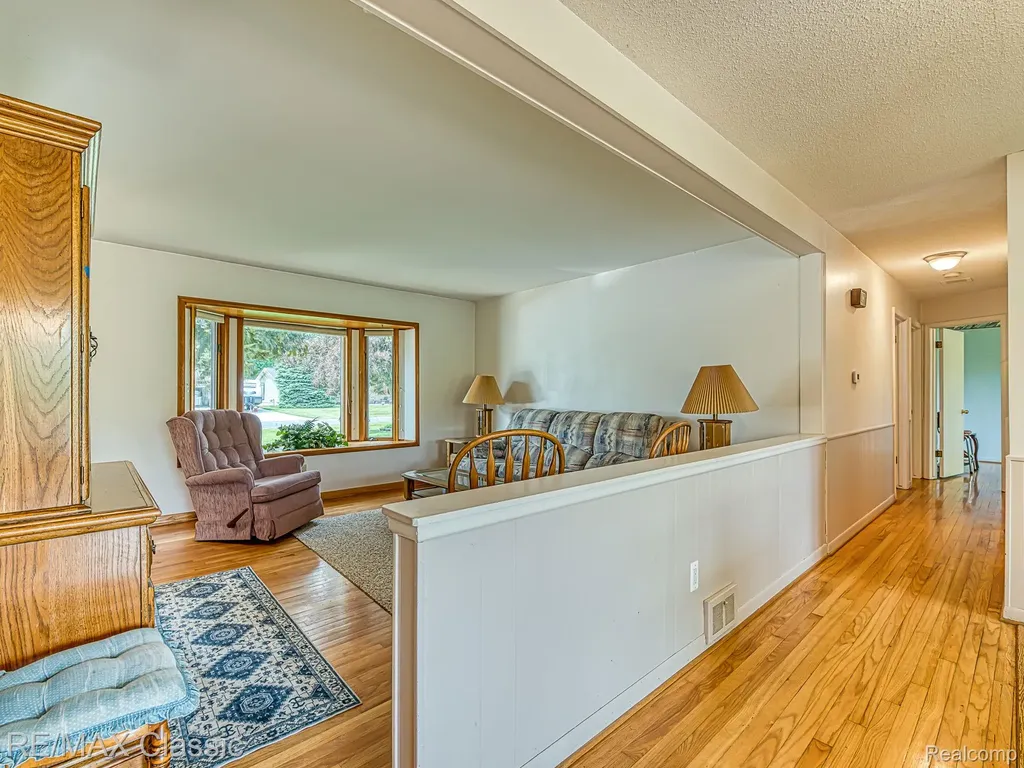 11789 Julia Drive Green Oak Township MI 48189