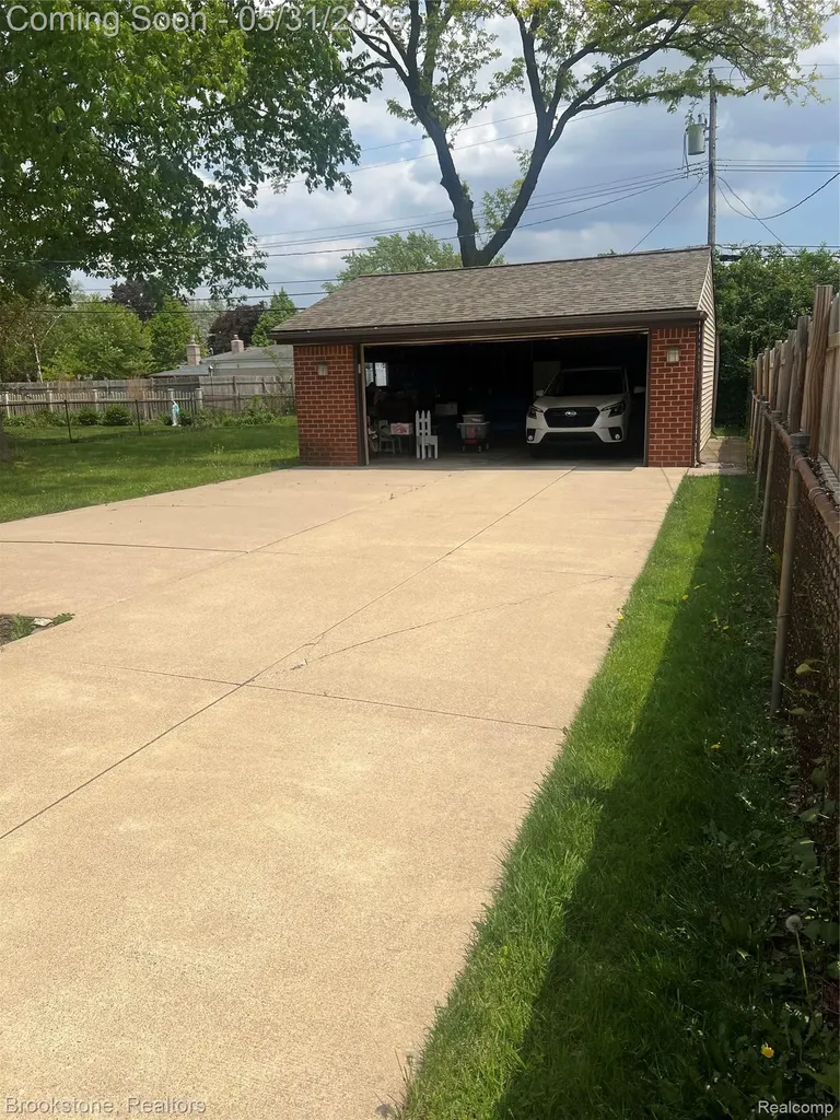 2664 Sparta Drive Troy City MI 48083