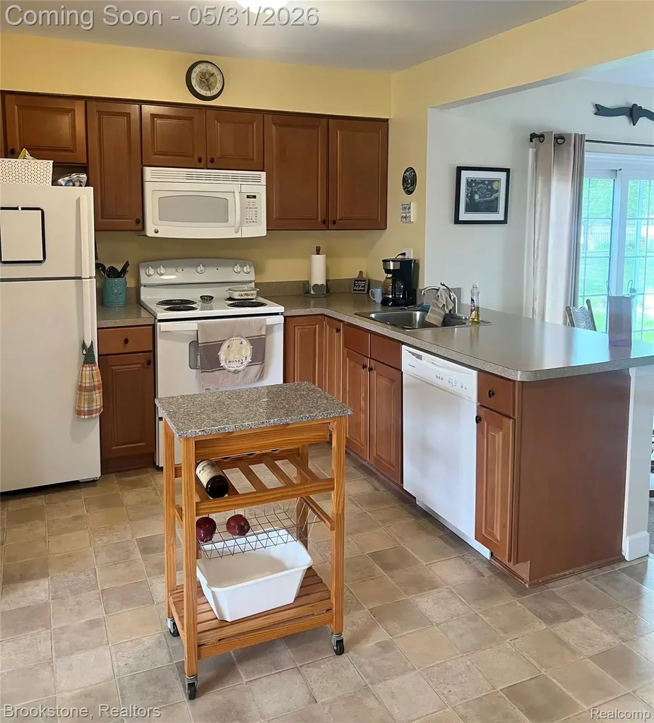 2664 Sparta Drive Troy City MI 48083