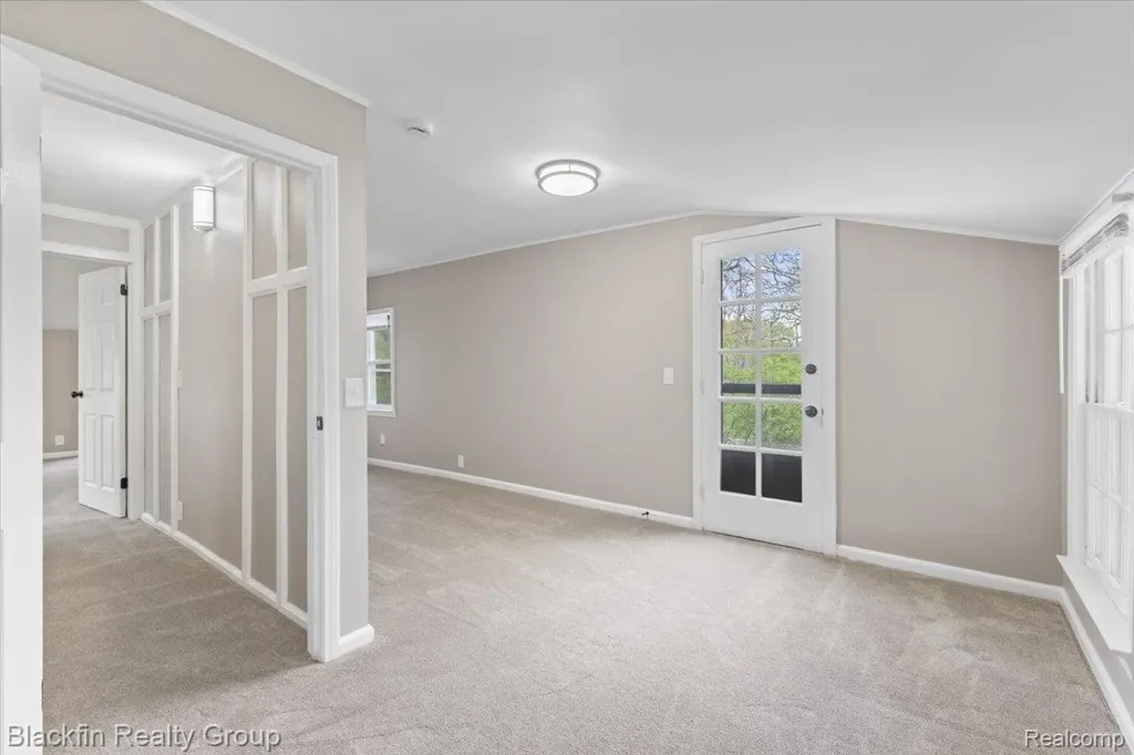1415 John R Road Rochester Hills City MI 48307